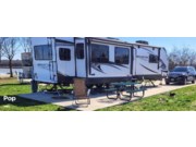Call now about this 2022 Grand Design Reflection 315RLTS! 2022 Grand Design Reflection 315RLTS - Used Travel Trailer For Sale by Pop RVs in Antioch, Tennessee features Air Conditioning, Awning, Slideout