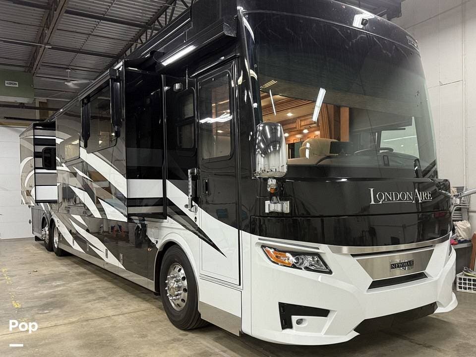 Used 2021 Newmar London Aire 4551 available in Maumee, Ohio