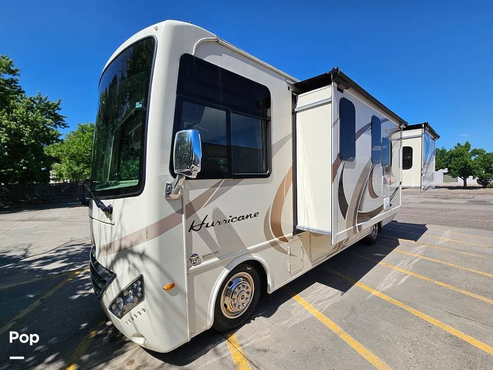 Call now about this 2018 Thor Motor Coach Hurricane 27B! 2018 Thor Motor Coach Hurricane 27B - Used Class A For Sale by Pop RVs in Lakewood, Colorado features Generator, Slideout, Air Conditioning, Awning