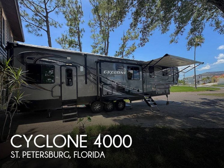Email now about this 2015 Heartland Cyclone 4000! Used 2015 Heartland Cyclone 4000 available in St. Petersburg, Florida