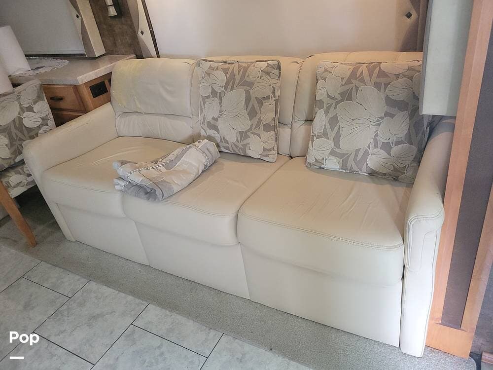 Contact us now about this 2012 Tiffin Allegro Red 36QSA! 2012 Allegro Red 36QSA by Tiffin from Pop RVs in Glendale Heights, Illinois