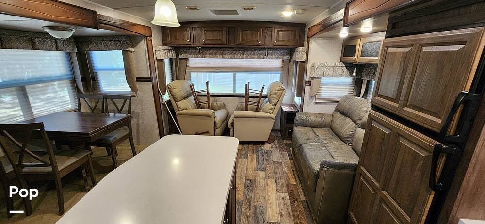 Call now about this 2016 Rockwood Signature Ultra-Lite 8329SS! 2016 Rockwood Signature Ultra-Lite 8329SS - Used Travel Trailer For Sale by Pop RVs in Kingston, Oklahoma features Slideout, Leveling Jacks, Awning, Air Conditioning