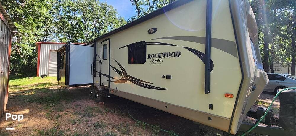 Contact us now about this 2016 Rockwood Signature Ultra-Lite 8329SS! 2016 Signature Ultra-Lite 8329SS by Rockwood from Pop RVs in Kingston, Oklahoma