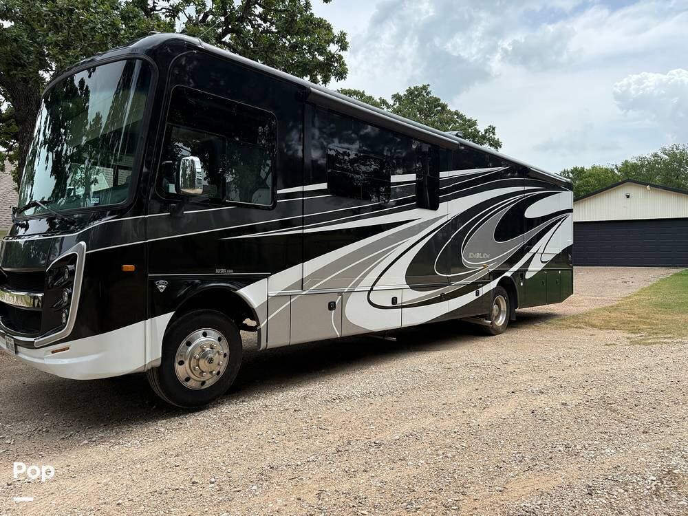 Call now about this 2021 Entegra Coach Emblem 36H! 2021 Entegra Coach Emblem 36H - Used Class A For Sale by Pop RVs in Argyle, Texas features Generator, Air Conditioning, Awning, Leveling Jacks, Slideout