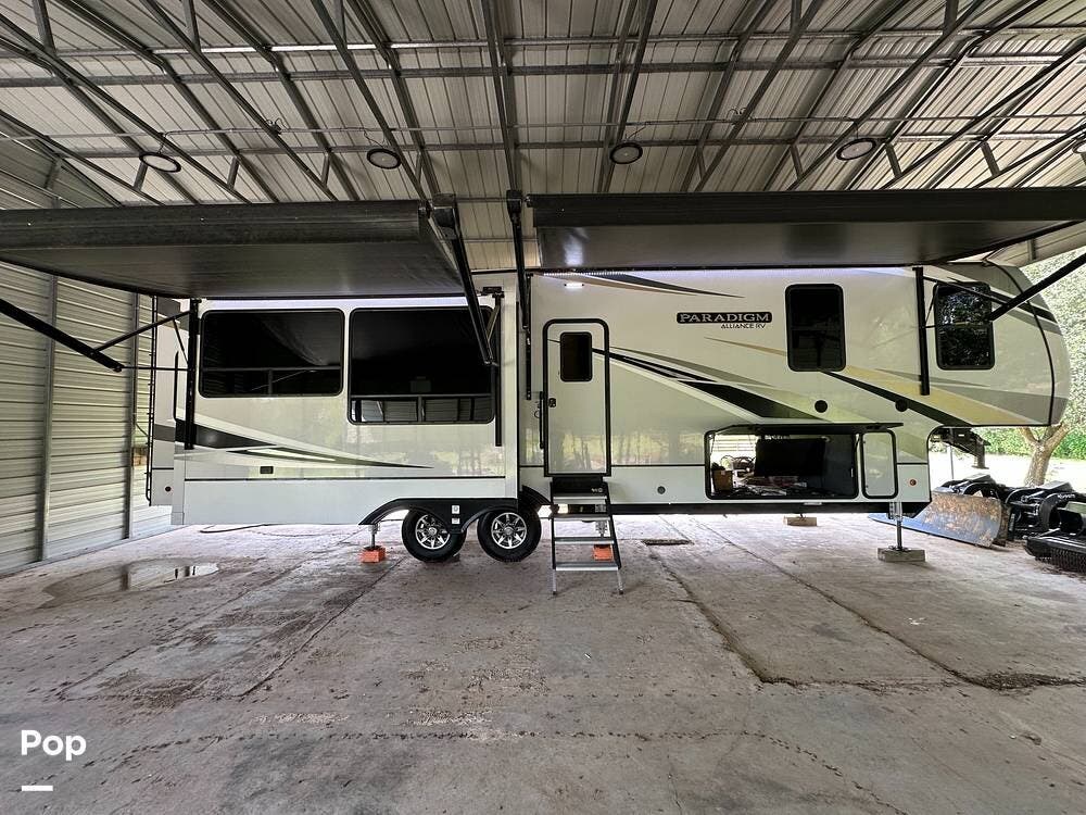Contact us now about this 2021 Alliance RV Paradigm 340RL! 2021 Paradigm 340RL by Alliance RV from Pop RVs in Lake Jackson, Texas