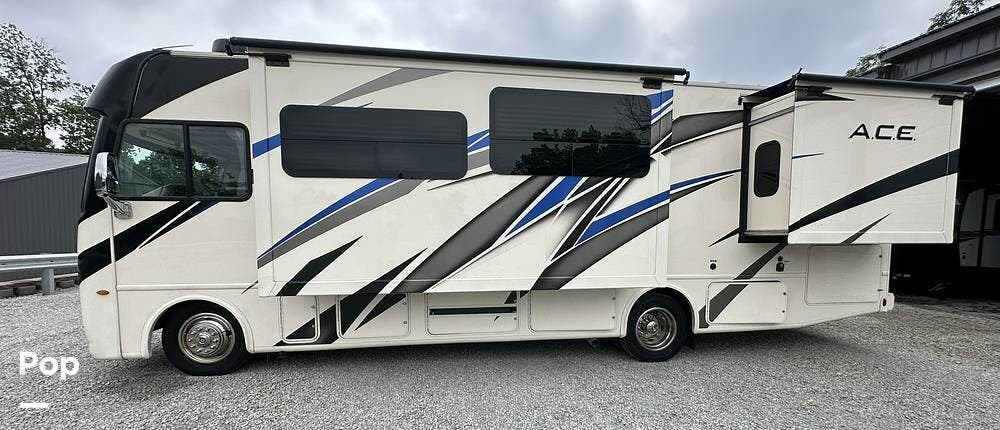 Call now about this 2022 Thor Motor Coach A.C.E. 30.3! 2022 Thor Motor Coach A.C.E. 30.3 - Used Class A For Sale by Pop RVs in Lagrange, Kentucky features Generator, Slideout, Leveling Jacks, Air Conditioning, Awning