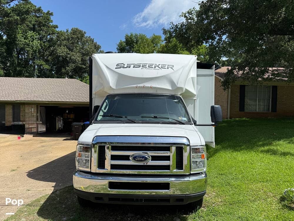 Contact us now about this 2021 Forest River Sunseeker 2440DS! 2021 Sunseeker 2440DS by Forest River from Pop RVs in Longview, Texas
