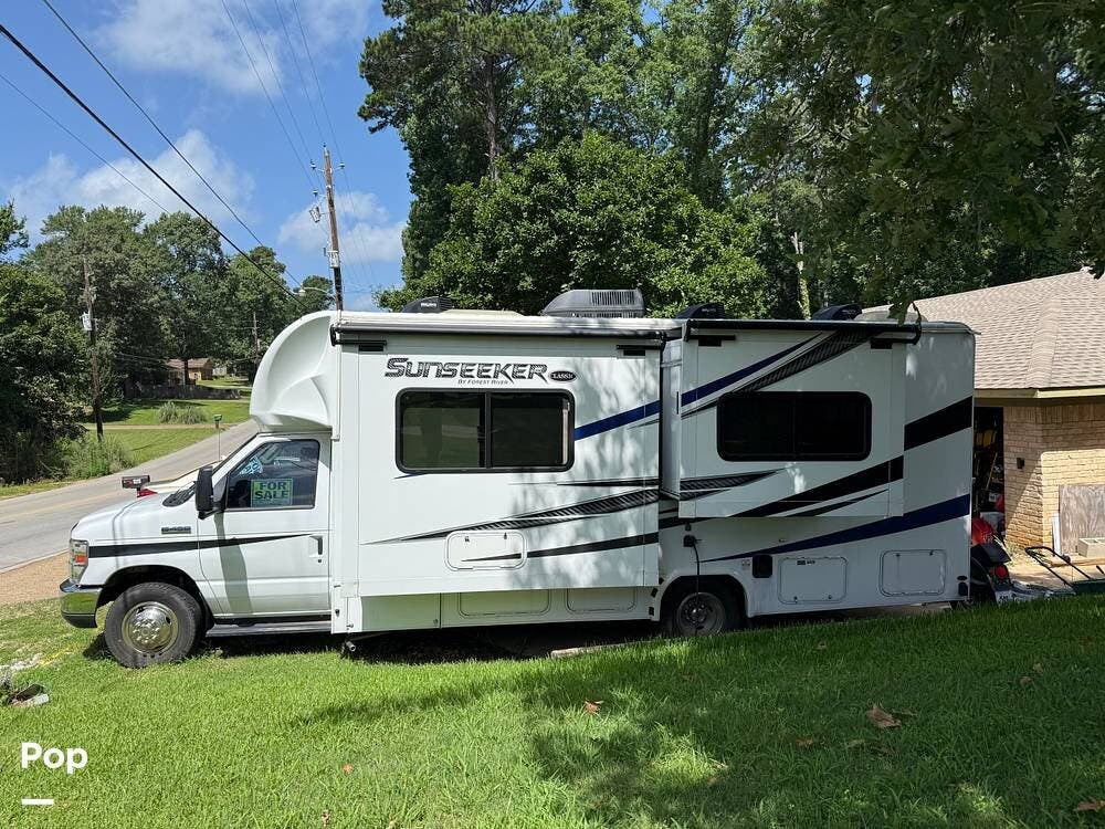 Call now about this 2021 Forest River Sunseeker 2440DS! 2021 Forest River Sunseeker 2440DS - Used Class C For Sale by Pop RVs in Longview, Texas features Generator, Awning, Air Conditioning, Leveling Jacks, Slideout