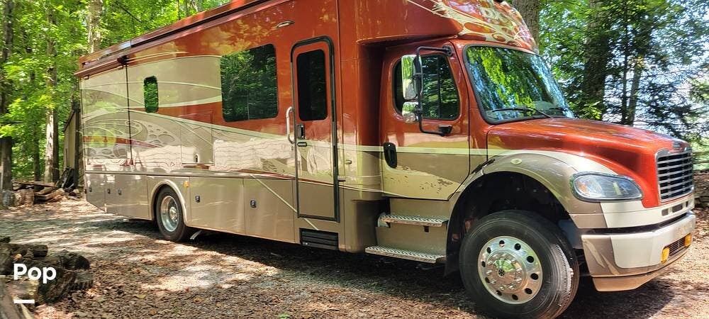 Contact us now about this 2018 Dynamax Corp DX3 Dynamax 35DS! 2018 DX3 Dynamax 35DS by Dynamax Corp from Pop RVs in Knoxville, Tennessee