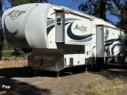 Contact us now about this 2017 Northwood Arctic Fox 35-5Z! 2017 Arctic Fox 35-5Z by Northwood from Pop RVs in La Pine, Oregon