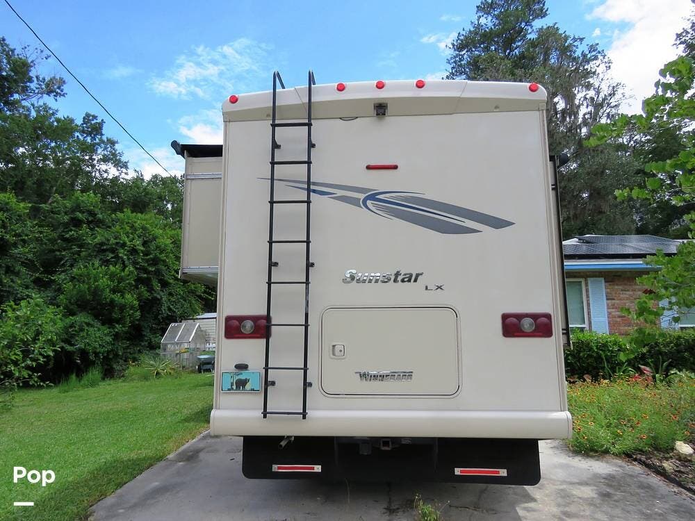 Contact us now about this 2017 Winnebago Sunstar LX 27N! 2017 Sunstar LX 27N by Winnebago from Pop RVs in Gainesville, Florida