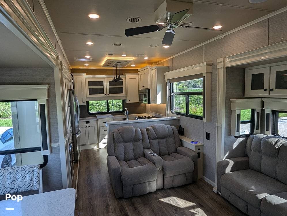 Contact us now about this 2021 Vanleigh Vilano 390LK! 2021 Vilano 390LK by Vanleigh from Pop RVs in Palmetto, Florida