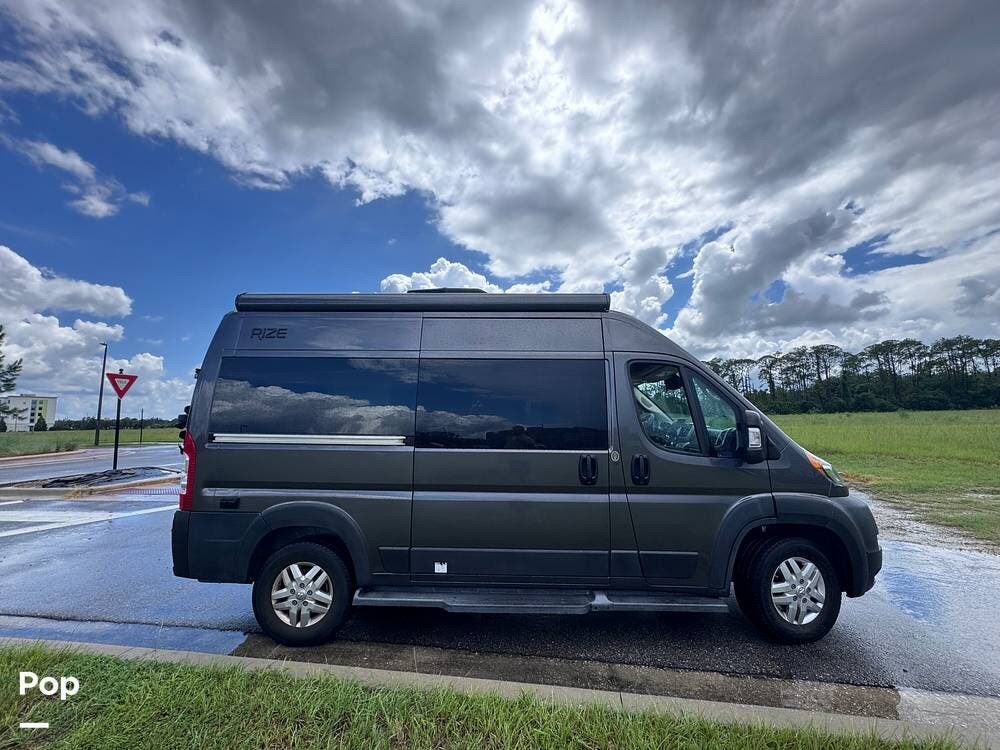 Call now about this 2023 Thor Motor Coach Rize 18M! 2023 Thor Motor Coach Rize 18M - Used Class B For Sale by Pop RVs in Land O Lakes, Florida features Generator, Air Conditioning, Awning