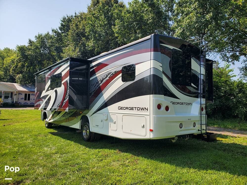 Call now about this 2020 Forest River Georgetown GT5 31L! 2020 Forest River Georgetown GT5 31L - Used Class A For Sale by Pop RVs in Martinsburg, West Virginia features Slideout, Generator, Awning, Leveling Jacks, Air Conditioning