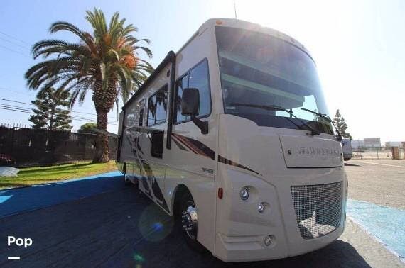 Contact us now about this 2020 Winnebago Vista 31BE! 2020 Vista 31BE by Winnebago from Pop RVs in Norwalk, California
