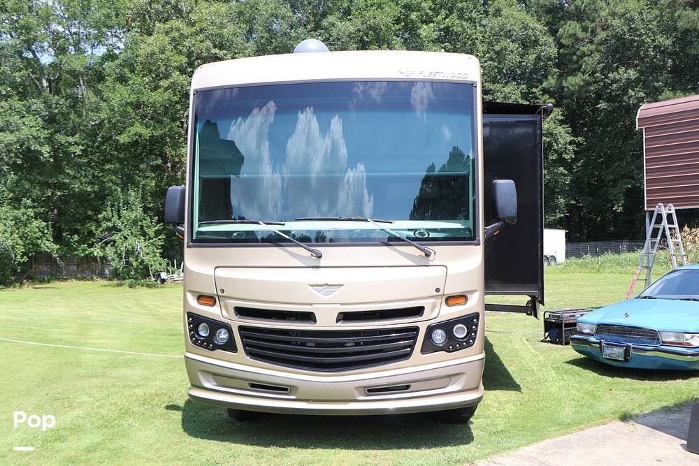 Call now about this 2018 Fleetwood Bounder 35K! 2018 Fleetwood Bounder 35K - Used Class A For Sale by Pop RVs in Rex, Georgia features Awning, Leveling Jacks, Generator, Slideout, Air Conditioning