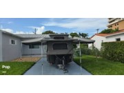 Call now about this 2021 Swift Conqueror UEV 440! 2021 Swift Conqueror UEV 440 - Used Travel Trailer For Sale by Pop RVs in Miami, Florida features Awning, Slideout