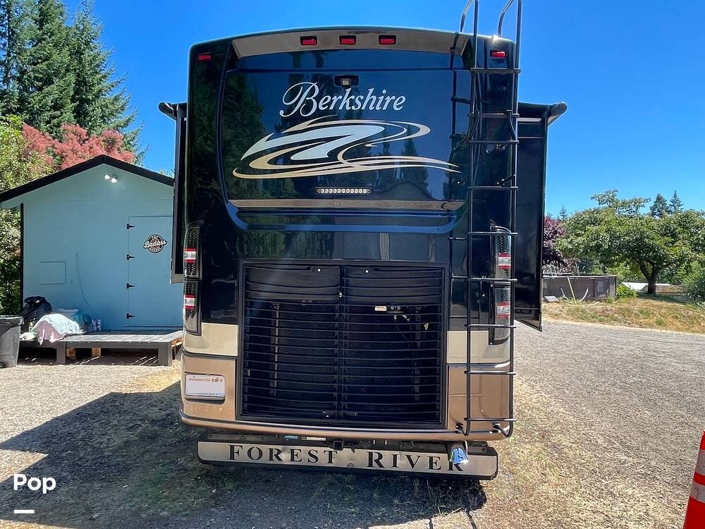 Contact us now about this 2011 Forest River Berkshire 390BH! 2011 Berkshire 390BH by Forest River from Pop RVs in Kalama, Washington