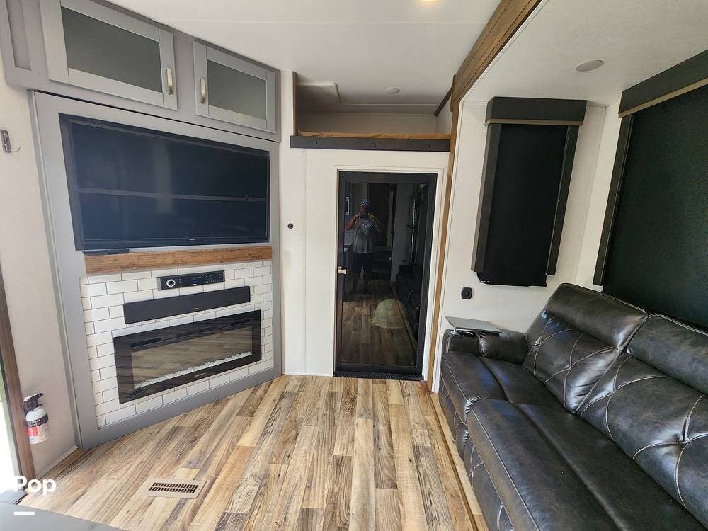 Contact us now about this 2019 Keystone Fuzion 369! 2019 Fuzion 369 by Keystone from Pop RVs in Astoria, Illinois
