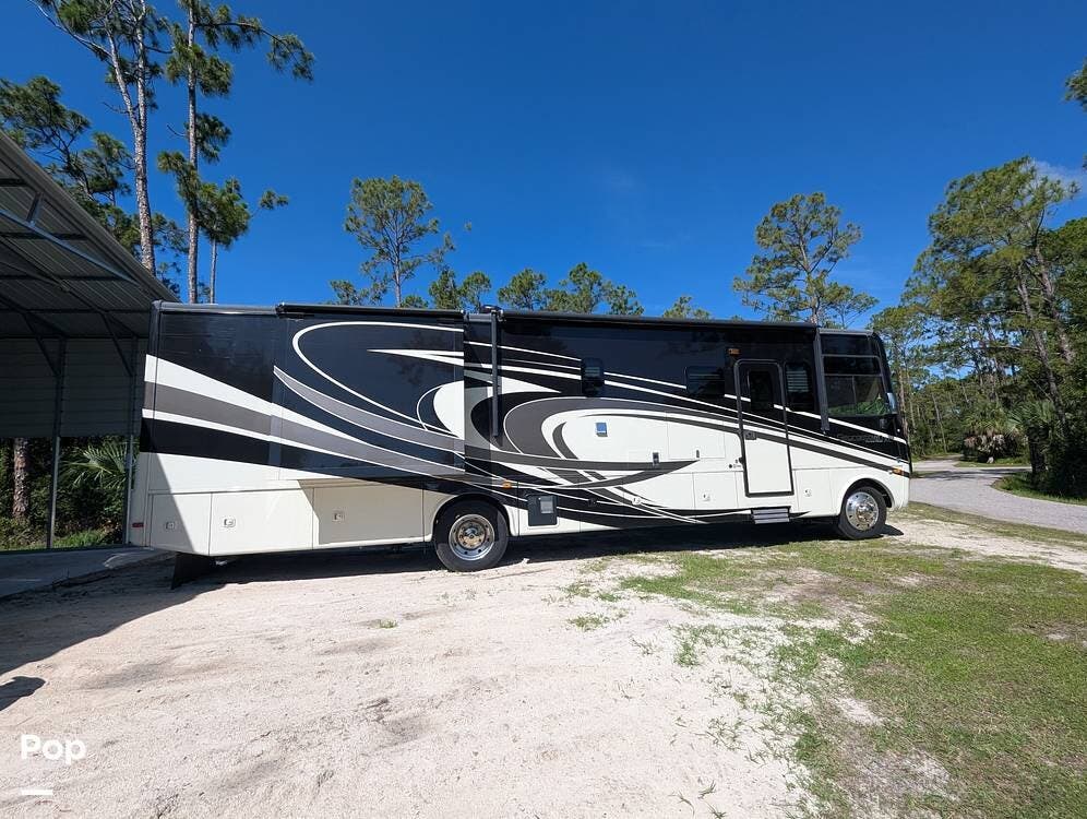 Call now about this 2015 Forest River Georgetown XL 360DS! 2015 Forest River Georgetown XL 360DS - Used Class A For Sale by Pop RVs in North Port, Florida features Leveling Jacks, Awning, Slideout, Air Conditioning, Generator
