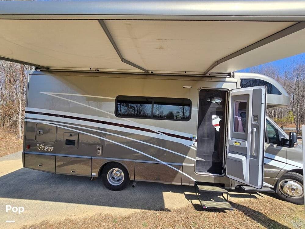 Contact us now about this 2021 Winnebago View 24D! 2021 View 24D by Winnebago from Pop RVs in Ocean City, Maryland