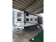 Call now about this 2024 Grand Design Reflection 27BH! 2024 Grand Design Reflection 27BH - Used Fifth Wheel For Sale by Pop RVs in Byrdstown, Tennessee features Awning, Slideout, Air Conditioning