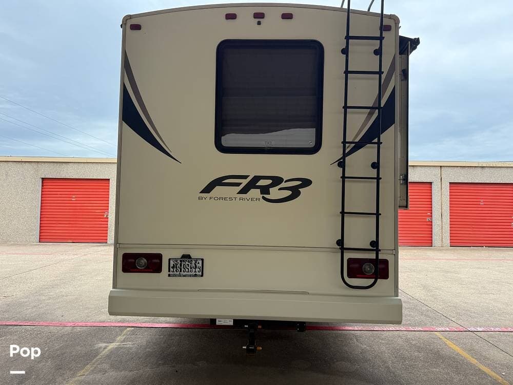 Contact us now about this 2018 Forest River FR3 30DS! 2018 FR3 30DS by Forest River from Pop RVs in Farmers Branch, Texas
