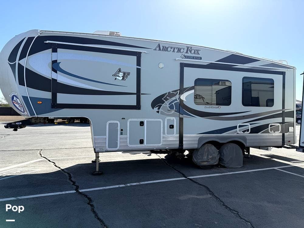 Contact us now about this 2021 Northwood Arctic Fox Grande Ronde 27-5L! 2021 Arctic Fox Grande Ronde 27-5L by Northwood from Pop RVs in Chandler, Arizona