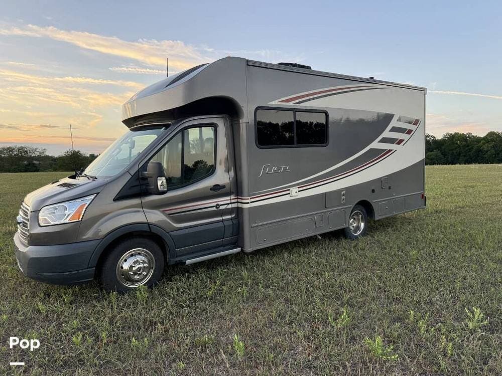 Call now about this 2017 Winnebago Fuse 23T! 2017 Winnebago Fuse 23T - Used Class C For Sale by Pop RVs in Paola, Kansas features Air Conditioning, Generator, Slideout, Awning