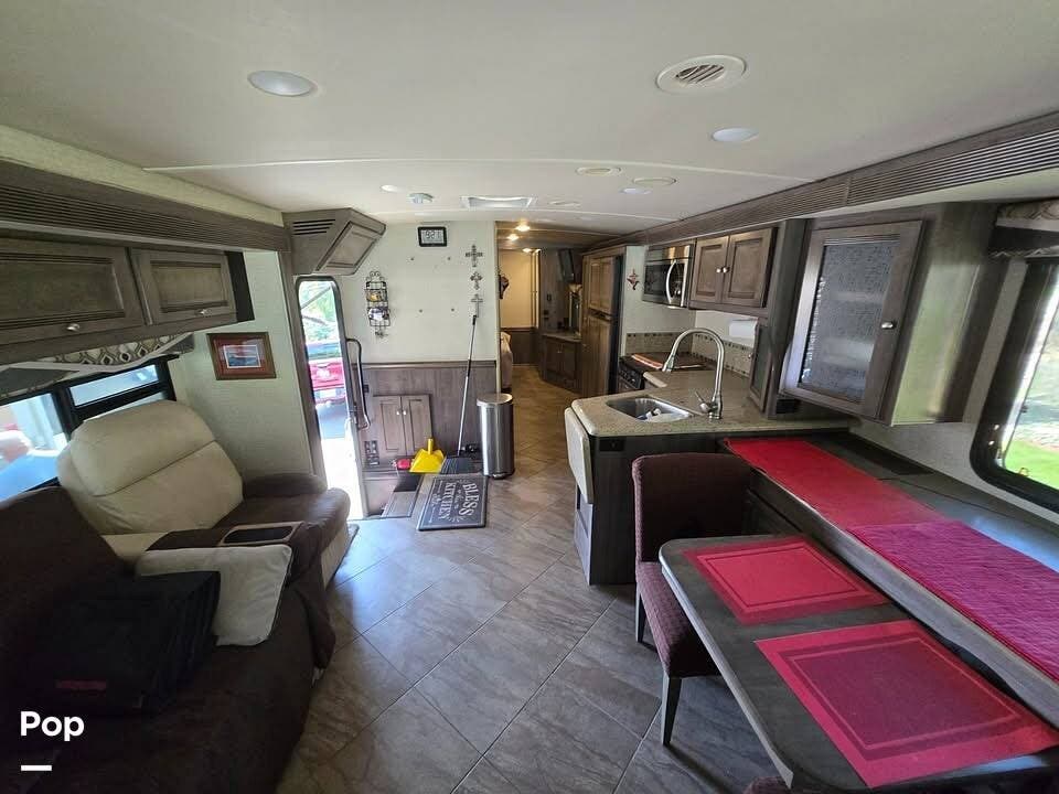 Contact us now about this 2019 Winnebago Sightseer 33C! 2019 Sightseer 33C by Winnebago from Pop RVs in Atascadero, California