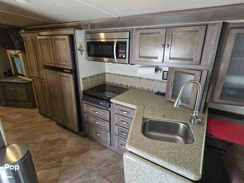 Call now about this 2019 Winnebago Sightseer 33C! 2019 Winnebago Sightseer 33C - Used Class A For Sale by Pop RVs in Atascadero, California features Generator, Awning, Air Conditioning, Slideout, Leveling Jacks