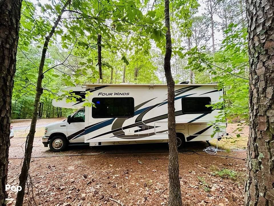 Contact us now about this 2022 Thor Motor Coach Four Winds 27R! 2022 Four Winds 27R by Thor Motor Coach from Pop RVs in Sherrills Ford, North Carolina