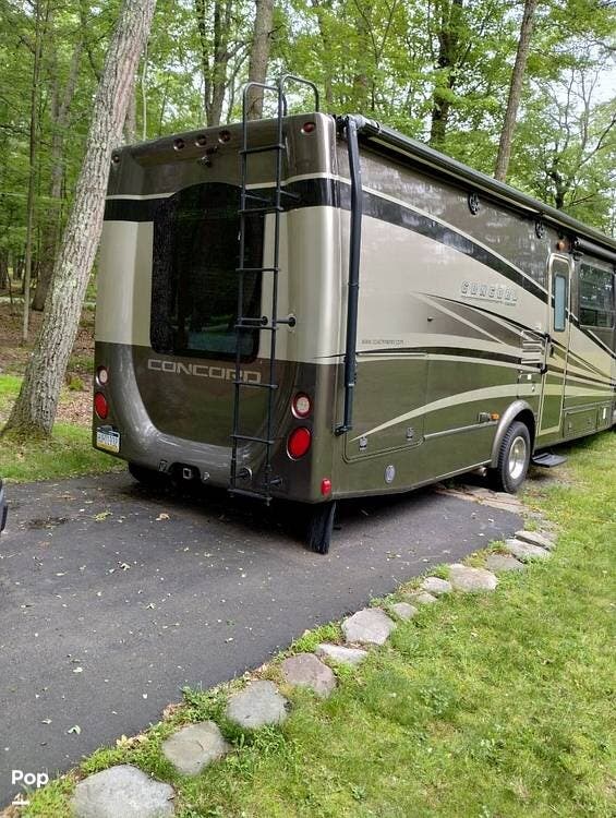 Call now about this 2012 Coachmen Concord 300TS! 2012 Coachmen Concord 300TS - Used Class C For Sale by Pop RVs in Milford, Pennsylvania features Leveling Jacks, Slideout, Awning, Air Conditioning, Generator
