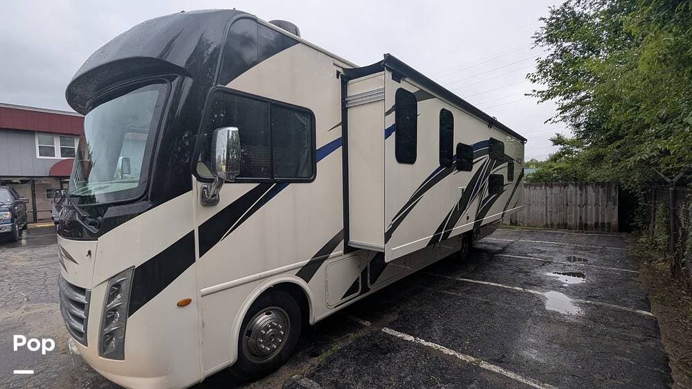 Call now about this 2022 Thor Motor Coach A.C.E. 32.3! 2022 Thor Motor Coach A.C.E. 32.3 - Used Class A For Sale by Pop RVs in Indianapolis, Indiana features Awning, Generator, Air Conditioning, Slideout, Leveling Jacks