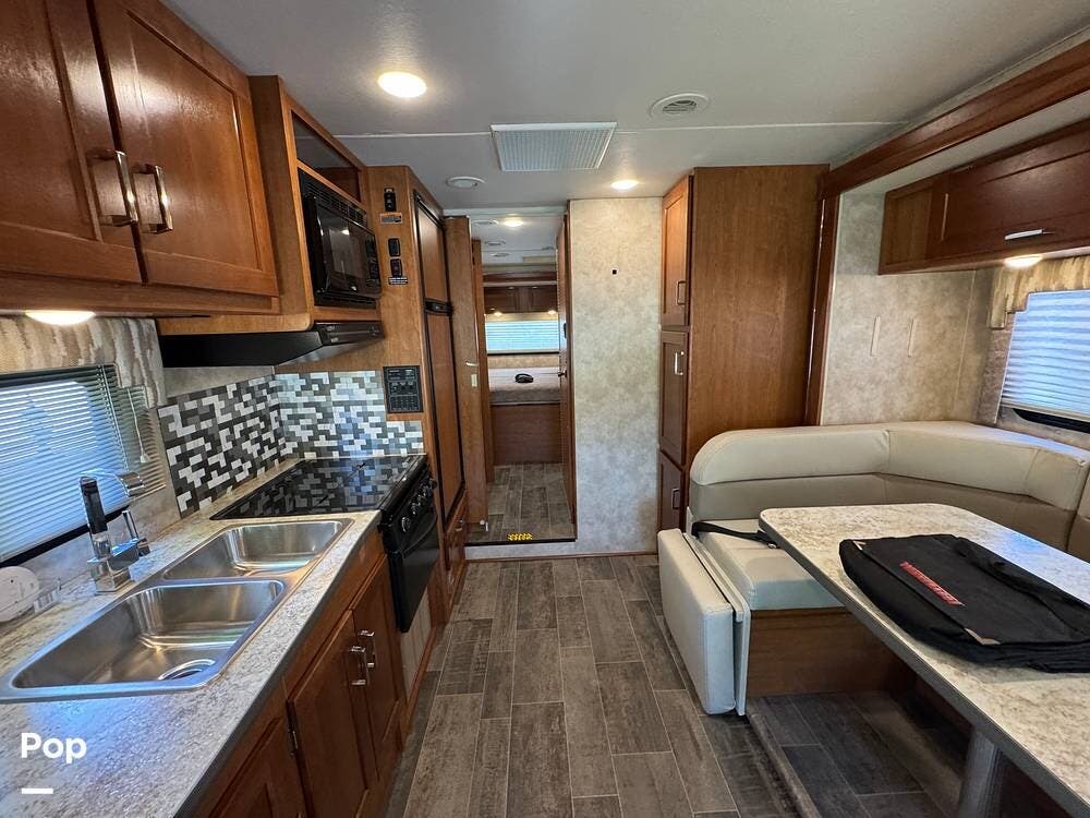 Call now about this 2018 Winnebago Minnie Winnie 26A (Premium Package)! 2018 Winnebago Minnie Winnie 26A (Premium Package) - Used Class C For Sale by Pop RVs in Yorba Linda, California features Awning, Generator, Air Conditioning, Leveling Jacks, Slideout