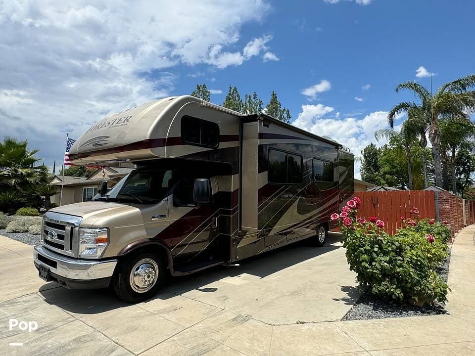 Call now about this 2017 Forest River Forester 3011DS! 2017 Forest River Forester 3011DS - Used Class C For Sale by Pop RVs in Fresno, California features Awning, Slideout, Air Conditioning, Generator