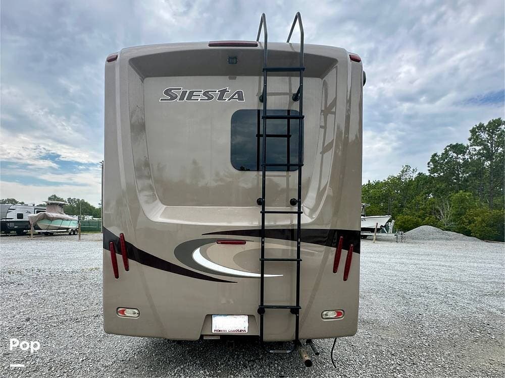 Used 2015 Thor Motor Coach Siesta 24SA available in Sunset Beach, North Carolina