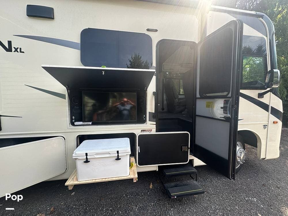 Call now about this 2022 Entegra Coach Vision XL 34B! 2022 Entegra Coach Vision XL 34B - Used Class A For Sale by Pop RVs in Fox Island, Washington features Generator, Slideout, Leveling Jacks, Awning, Air Conditioning