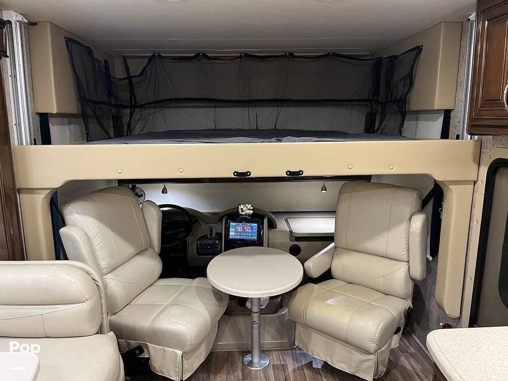 Call now about this 2018 Thor Motor Coach Miramar 35.3! 2018 Thor Motor Coach Miramar 35.3 - Used Class A For Sale by Pop RVs in Roseville, California features Air Conditioning, Generator, Slideout, Awning, Leveling Jacks