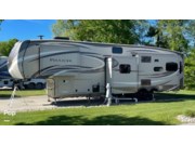 Call now about this 2019 Jayco Pinnacle 37MDQS! 2019 Jayco Pinnacle 37MDQS - Used Fifth Wheel For Sale by Pop RVs in South Haven, Michigan features Leveling Jacks, Awning, Air Conditioning, Slideout