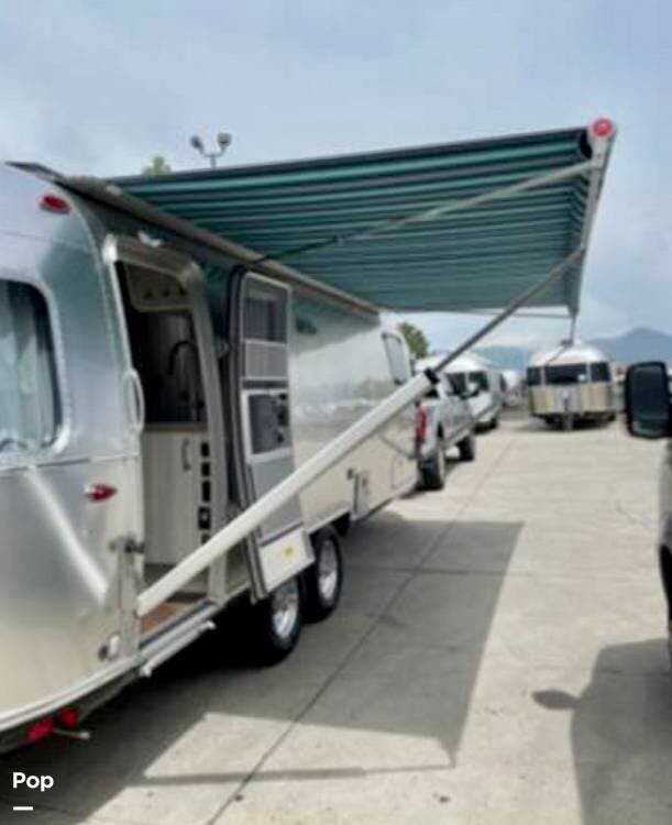 Contact us now about this 2023 Airstream International 27FB Twin! 2023 International 27FB Twin by Airstream from Pop RVs in Apple Valley, Utah