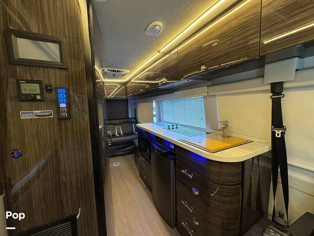 Call now about this 2017 Winnebago Era 170X! 2017 Winnebago Era 170X - Used Class B For Sale by Pop RVs in Torrance, California features Generator, Air Conditioning, Awning