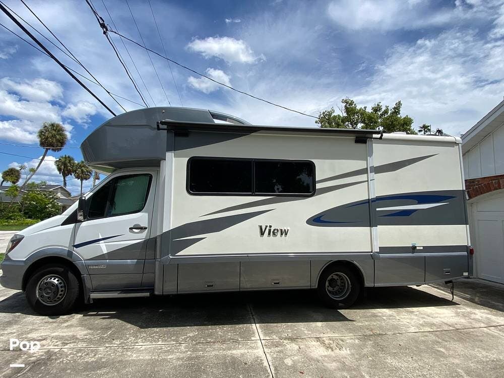 Call now about this 2018 Winnebago View 24J! 2018 Winnebago View 24J - Used Class C For Sale by Pop RVs in Tampa, Florida features Generator, Air Conditioning, Awning, Slideout