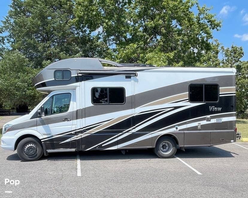 Call now about this 2017 Winnebago View 24V! 2017 Winnebago View 24V - Used Class C For Sale by Pop RVs in Gore, Oklahoma features Awning, Air Conditioning, Slideout, Generator