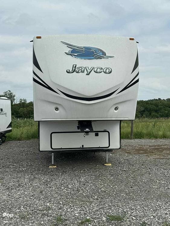 Call now about this 2016 Jayco Seismic Wave 412W! 2016 Jayco Seismic Wave 412W - Used Toy Hauler For Sale by Pop RVs in Springfield, Nebraska features Generator, Slideout, Leveling Jacks, Air Conditioning, Awning