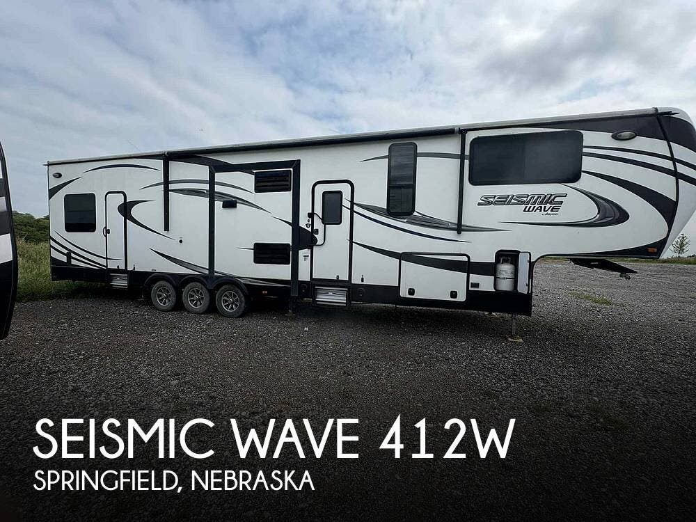 Email now about this 2016 Jayco Seismic Wave 412W! Used 2016 Jayco Seismic Wave 412W available in Springfield, Nebraska