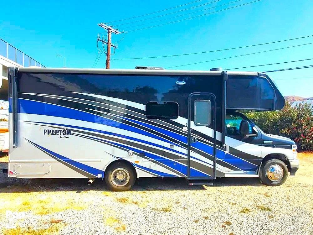 Call now about this 2022 Nexus Phantom Nexus 24P! 2022 Nexus Phantom Nexus 24P - Used Class C For Sale by Pop RVs in San Bernardino, California features Slideout, Generator, Awning, Air Conditioning