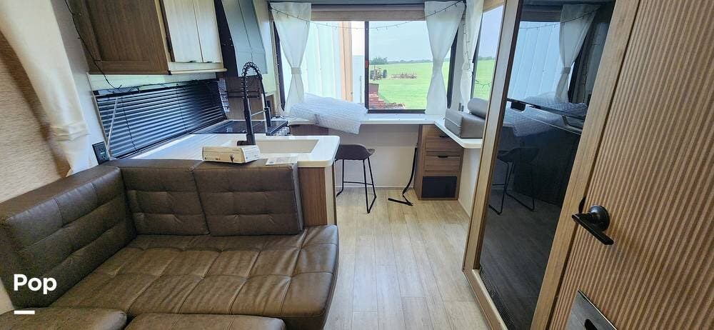 Call now about this 2025 Forest River Salem 24VIEWX! 2025 Forest River Salem 24VIEWX - Used Travel Trailer For Sale by Pop RVs in Blooming Grove, Texas features Slideout, Awning, Air Conditioning