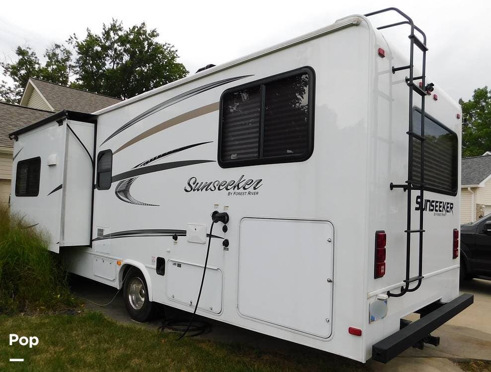 Used 2015 Forest River Sunseeker 3170DS available in Brook Park, Ohio
