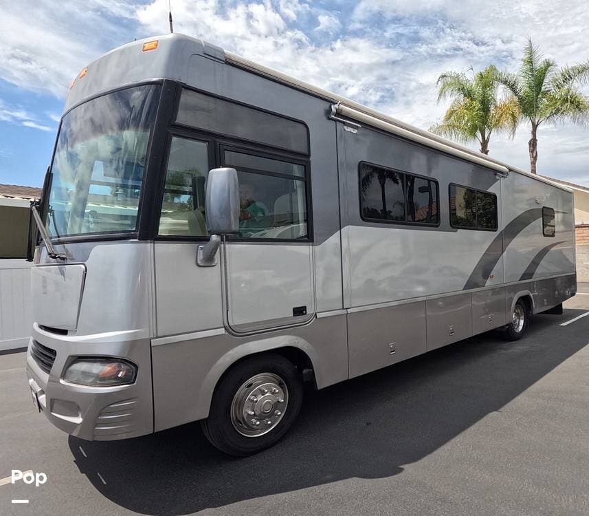 Contact us now about this 2003 Winnebago Adventurer 33V! 2003 Adventurer 33V by Winnebago from Pop RVs in San Dimas, California